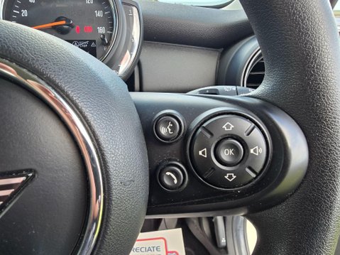 Mini Hatch 1.5 One Euro 6 (s/s) 3dr 26
