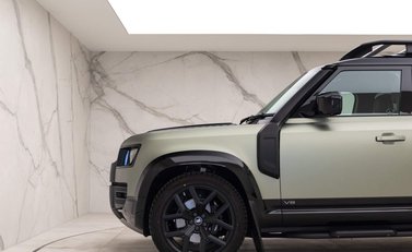 Land Rover Defender V8 32