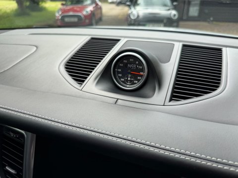 Porsche Macan GTS PDK 69