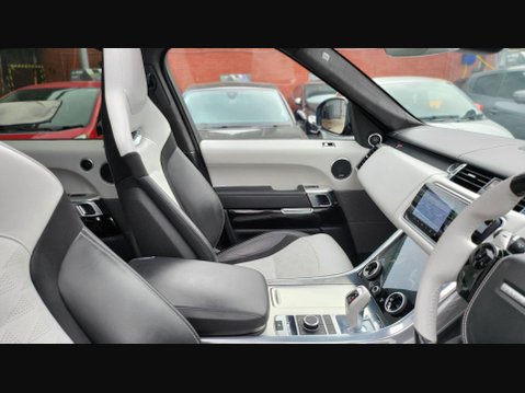 Land Rover Range Rover Sport SVR 18