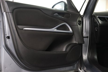 Vauxhall Zafira SRI 42