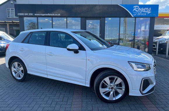 Audi Q2 1.5 TFSI S LINE AUTOMATIC 1