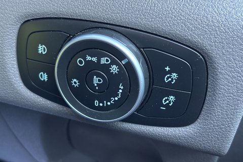 Ford Transit Custom 280 L1 130 ps Limited Panel Van 29