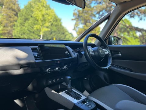 Honda Jazz I-MMD CROSSTAR EX 9