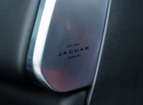 Jaguar F-Pace SVR 28