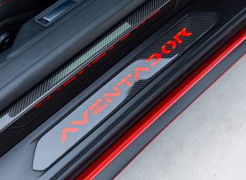 Lamborghini Aventador S LP 740-4 ROADSTER 32