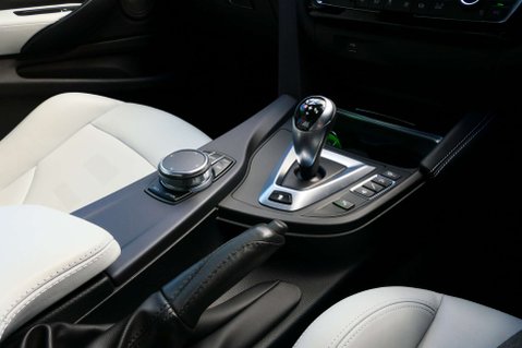 BMW M4 3.0 M4 Competition Edition Package Semi-Auto 2dr 30