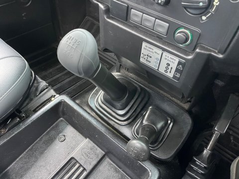 Land Rover Defender 2.4 TDCi Pickup 2dr Diesel Manual 4WD SWB Euro 4 (122 bhp) 35