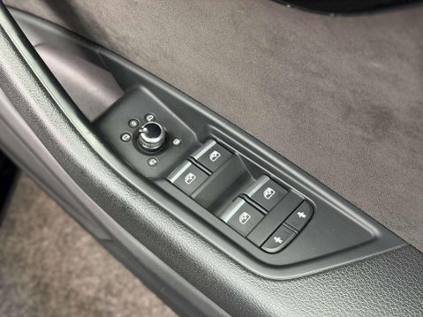 Audi A4 2.0 TFSI 40 Black Edition Saloon 4dr Petrol S Tronic Euro 6 (s/s) (190 ps) 34