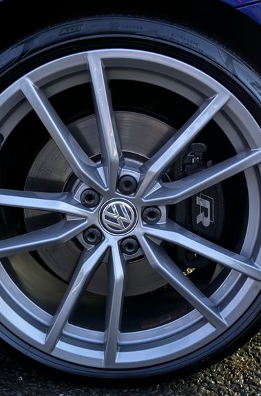 Volkswagen Golf R TSI DSG -DEMO +1 OWNER -AKRAPOVIC-EVERY EXTRA -PAN ROOF-PRO NAV-PRETORIAS 