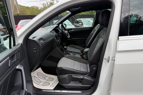 Volkswagen Tiguan R LINE TDI BMT 4MOTION DSG - PAN ROOF - APPLE CAR PLAY -ADAPTIVE CRUISE 5