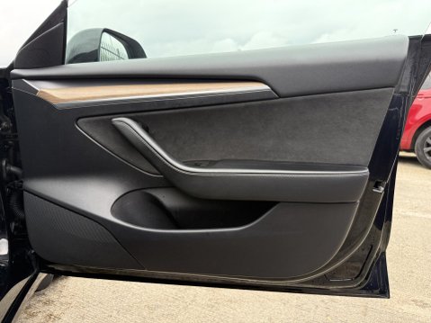 Tesla Model 3 Saloon 4dr Electric Auto RWD (241 bhp) 32