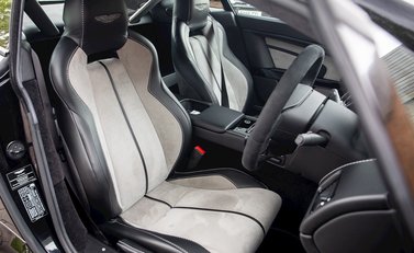 Aston Martin V12 Vantage S 12