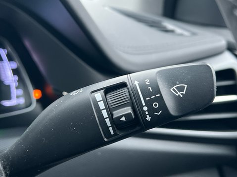 Hyundai IONIQ PREMIUM MHEV 35
