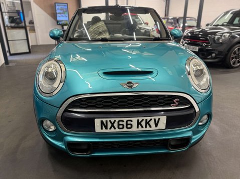 Mini Convertible 2.0 Cooper S 2dr 6