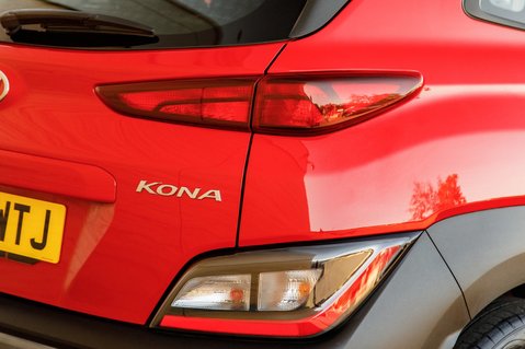 Hyundai KONA T-GDI SE CONNECT MHEV 9