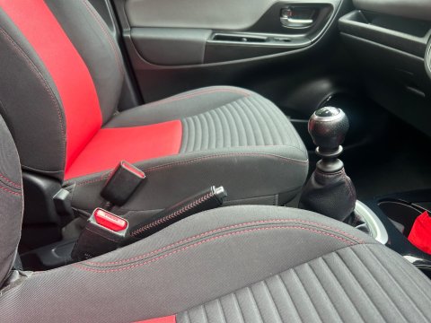 Toyota Yaris 1.33 Dual VVT-i Sport Euro 5 5dr Euro 5 31