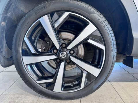Nissan Qashqai 1.6 DIG-T Tekna+ Euro 6 (s/s) 5dr 9