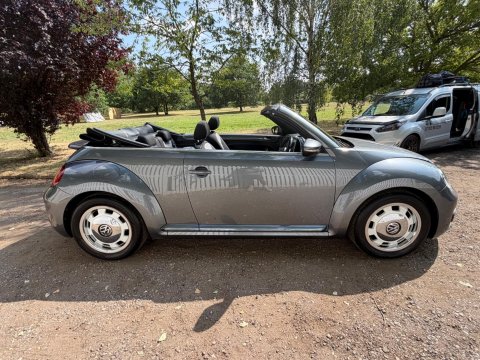 Volkswagen Beetle DESIGN TSI BLUEMOTION TECHNOLOGY DSG 25