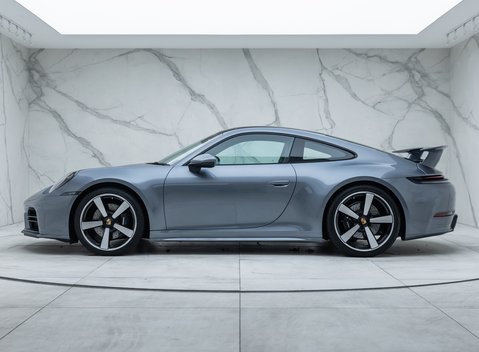 Porsche 911 Carrera (992.2) 5