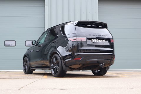 Land Rover Discovery R-DYNAMIC HSE MHEV 7 seater genuine Land Rover seats  7