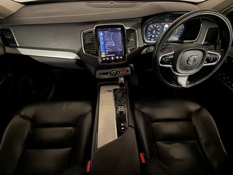 Volvo XC90 D5 MOMENTUM AWD 11