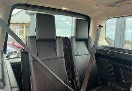 Land Rover Discovery SDV6 SE AUTO 7 SEATER 30