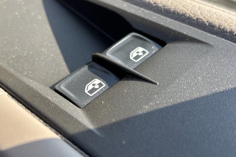 Volkswagen Crafter CR35 Tdi 140 ps Startline Dropside Truck 29