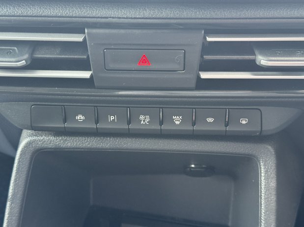 Ford Transit Connect SWB L1H1 Low Roof Limited Air Con Alloys Sensors Cam EURO 6 NO VAT 39