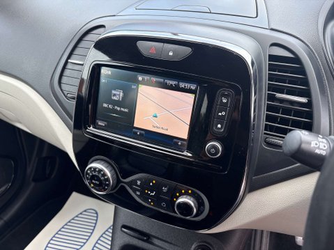 Renault Captur 1.5 dCi ENERGY Signature S Nav SUV 5dr Diesel Manual Euro 6 (s/s) (110 ps) 44