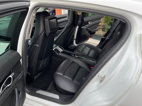 Porsche Panamera 3.0D V6 Hatchback 5dr Diesel TiptronicS Euro 5 (s/s) (300 ps) 34