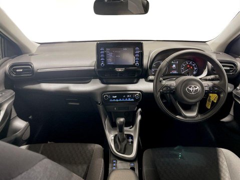 Toyota Yaris 1.5 VVT-h Icon Hatchback 5dr Petrol Hybrid E-CVT Euro 6 (s/s) (116 ps) Air 18