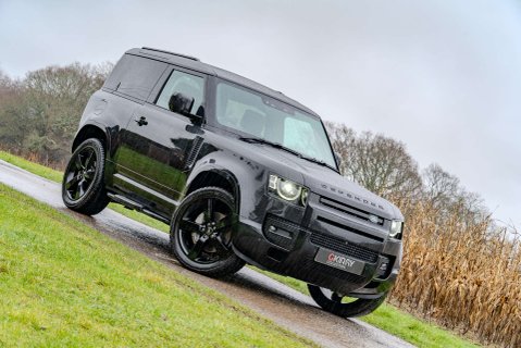 Land Rover Defender D300 X-Dynamic HSE 19