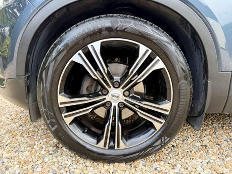 Volvo XC40 2.0 D3 Inscription Pro SUV 5dr Diesel Auto Euro 6 (s/s) (150 ps) 13