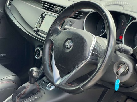 Alfa Romeo Giulietta 1.7 Giulietta Veloce TBi Semi-Automatic 5dr *NATIONAL DELIVERY* 23