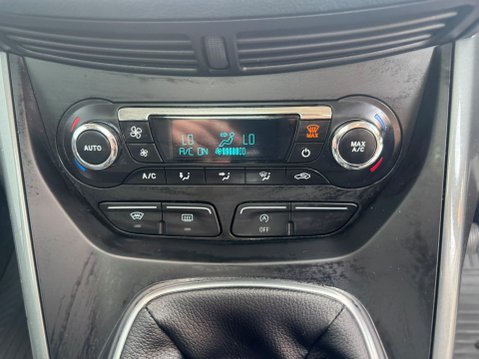 Ford C-Max 1.0T EcoBoost Titanium X Euro 5 (s/s) 5dr 17