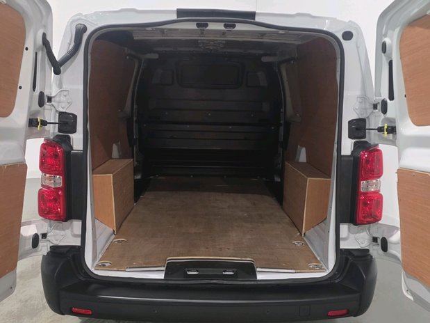 Vauxhall Vivaro VIVARO XL DIESEL 2.0 Turbo D 145 Prime H1 Van 9