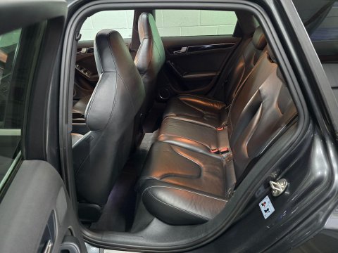 Audi RS4 4.2 FSI V8 S Tronic quattro Euro 5 5dr 56