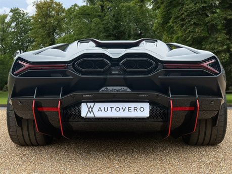 Lamborghini Revuelto V12 6