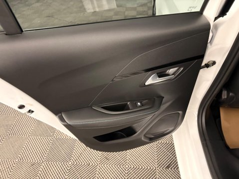 Peugeot 208 1.2 PureTech Allure Premium Euro 6 (s/s) 5dr 29