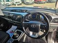 Toyota Hilux INVINCIBLE 4WD D-4D DCB 8