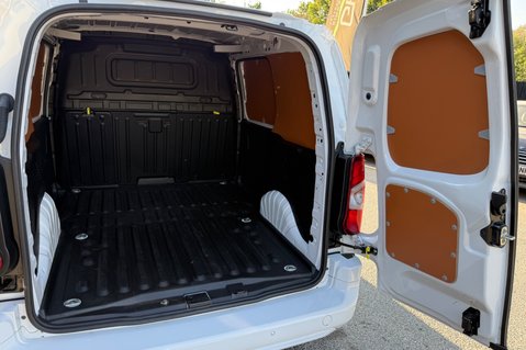 Toyota Proace City L1 DESIGN - NO VAT - AUTO - 1.5 DIESEL - REVERSE CAM - CARPLAY 40