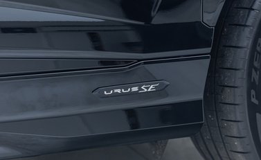 Lamborghini Urus SE 44