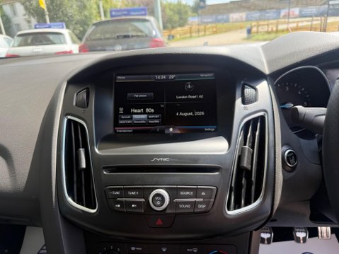 Ford Focus 1.5 TDCi ST-Line Euro 6 (s/s) 5dr 29