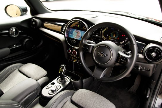 Mini Hatch COOPER S LEVEL 2