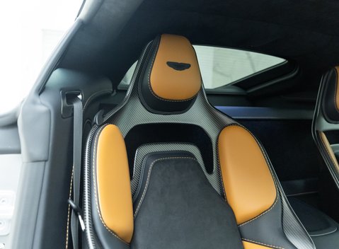 Aston Martin V12 Vantage 13