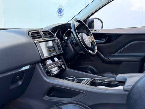 Jaguar F-Pace 2.0 F-PACE Prestige AWD D Auto 4WD 5dr 84