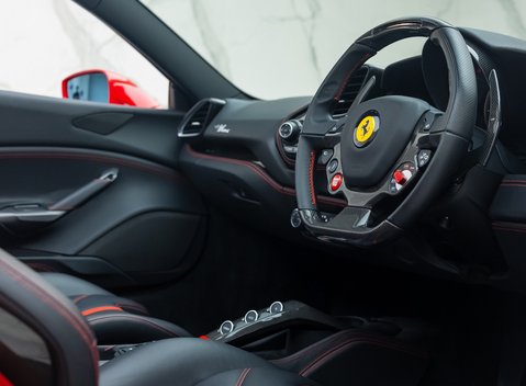 Ferrari 488 SPIDER 16