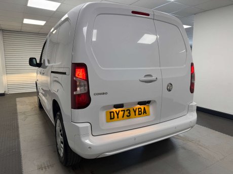 Vauxhall Combo 1.5 Combo 2300 Professional Turbo D S/S 21