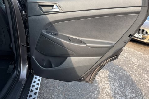 Hyundai TUCSON CRDI PREMIUM SE - 2 OWNERS - 10 HYUNDAI SERVICES  37